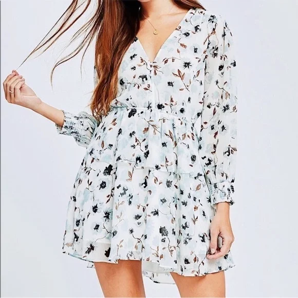 ✨REPOSH✨ Gentle Fawn Floral Tiered Mini Dress - Picture 13 of 14